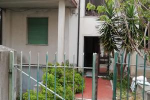 Ristrutturato e vicino al mare