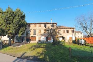 Grande rustico da ristrutturare o demolire