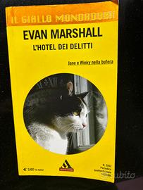 L’hotel dei delitti, Evan Marshall