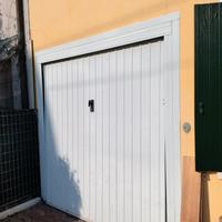 Portone basculante elettrico 