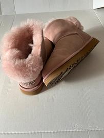 Vendi scarpe UGG