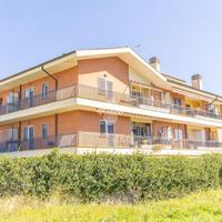 3 LOCALI A ALBANO LAZIALE