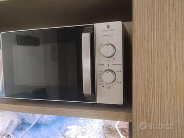 Electroline ME208MTS forno a microonde Superficie