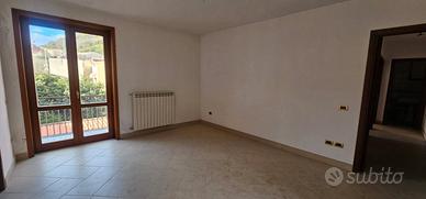 Semindipendente con 100 mq di terrazzo