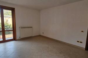 Semindipendente con 100 mq di terrazzo