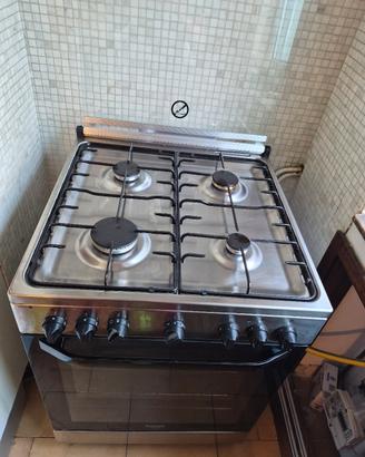Cucina monoblocco Hotpoint Ariston 60x60 HS68G5PHX