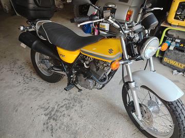 Moto Suzuki VanVan