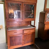 Mobile Antico in Legno con Vetrina e Marmo