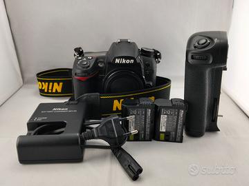 Nikon D7000+ battery grip+borsa