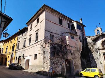 Casa indipendente di 178 m² con 4 locali a Spoleto