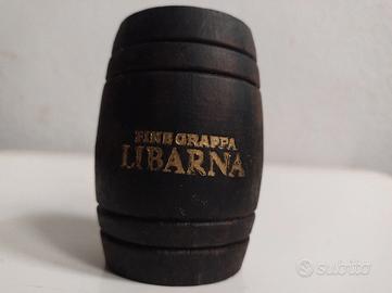 Mignon vintage in barile di Grappa Libarna. 