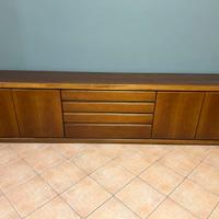 Credenza con ante e cassettiera