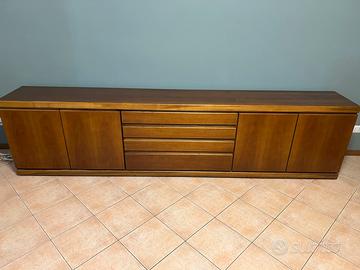 Credenza con ante e cassettiera