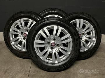 Cerchi in lega R15 + pneumatici