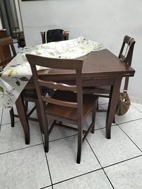 Cristalliera con il tavolo