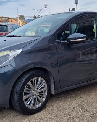 Peugeot 208 5 porte Access NEOPATENTATI 60KW