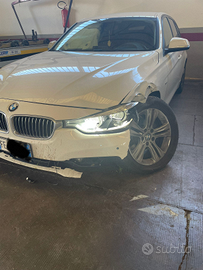 BMW 316 sport incidentato