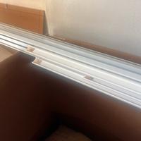 per tre finestre con attiali tende con finale