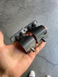 Coppia cerniere portellone VW Golf 5