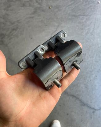 Coppia cerniere portellone VW Golf 5
