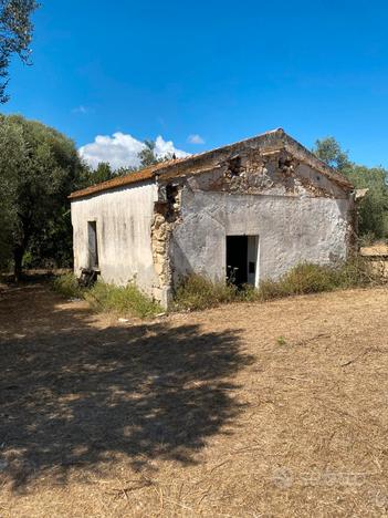 Costa Paloni terreno con rustico da ricostruire