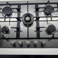 piano cottura a gas 5 fuochi