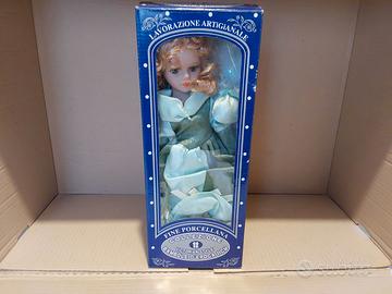 Bambola in porcellana VICTORIAN STYLE "ELISABETTA"