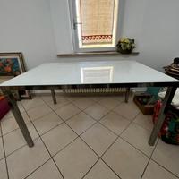 Tavolo acciaio e vetro