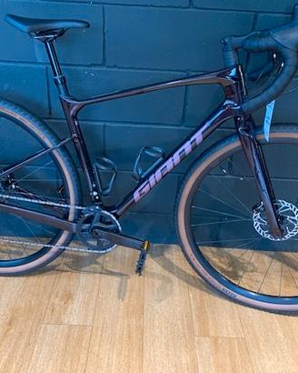 BICI GRAVEL GIANT
