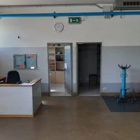 Tarzo (TV) locale uso officina