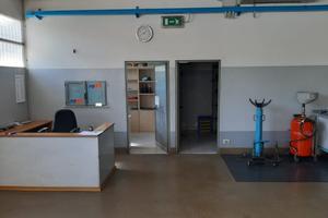 Tarzo (TV) locale uso officina