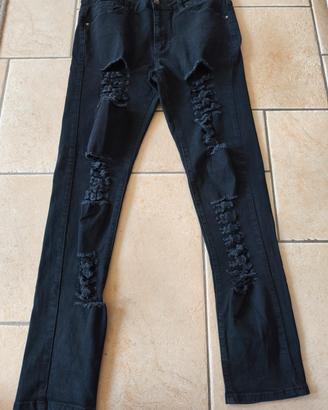 jeans neri strappati 