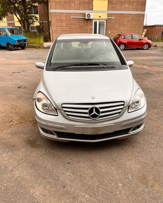 MERCEDES CLASSE B 180 RICAMBI USATI GARANTITI
