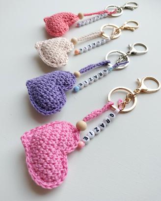 Cuoricini all’uncinetto personalizzati – portachia