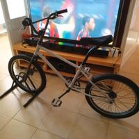 BMX 20" antracite/grigio chiaro + portabici + led