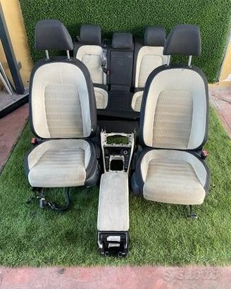 Ricambi Vw passat 2011 Tappezzeria completa