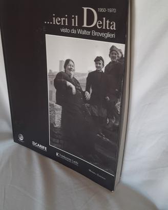 libro fotografico  su Ferrara