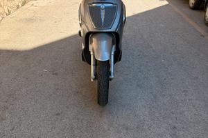 scarabeo 125