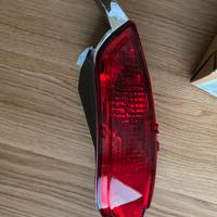 Faro/fanale posteriore sinistro ford fiesta