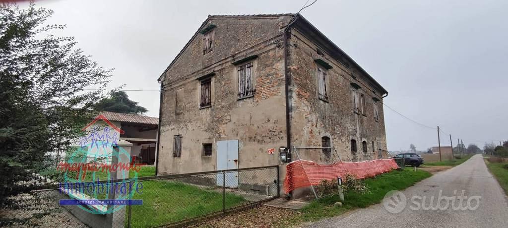 Rustico / Casale di 260 m² con più di 5 locali a C - Vista 3