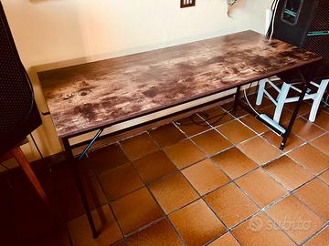 Scrivania studiio desk