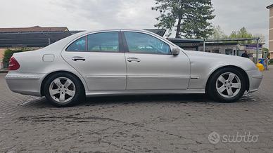 Mercedes Classe E 270 CDI  Manuale 6