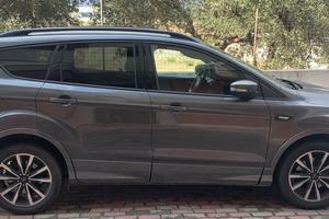 FORD KUGA ST LINE
