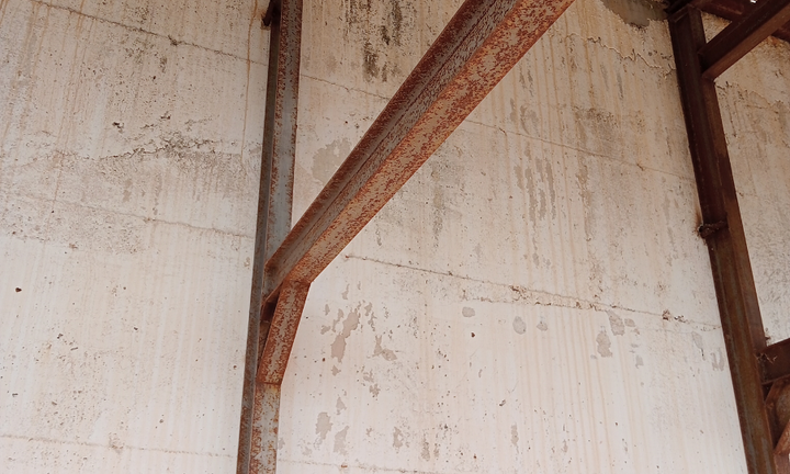 Tettoia con struttura metallica + ondulux