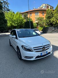 MERCEDES Classe B (W247) - 2012