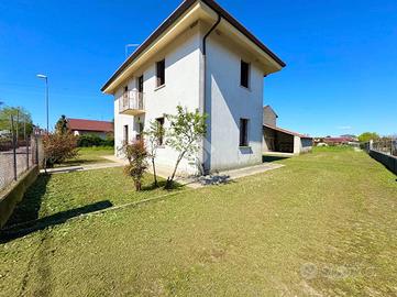 VILLA SINGOLA A RIVIGNANO TEOR