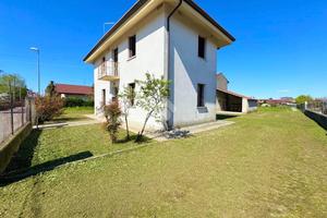 VILLA SINGOLA A RIVIGNANO TEOR