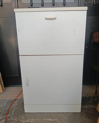 mobiletto bianco con sportello vintage arredo