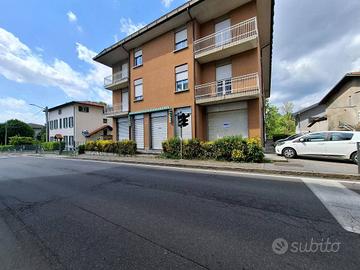 Immobile di 100 m² con 3 locali a Senna Comasco