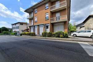 Immobile di 100 m² con 3 locali a Senna Comasco